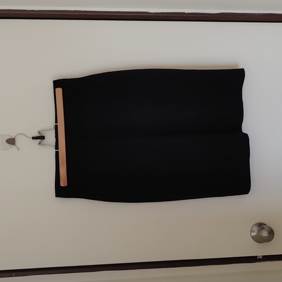 Tahari pencil skirt. - Picture 2 of 5